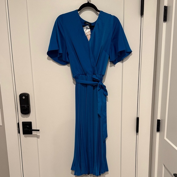 Elegant Blue Wrap Dress - Picture 1 of 4
